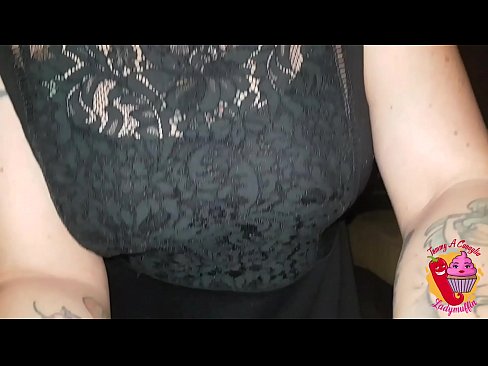 ❤️ Šuchtavá nevlastná sestra mu dáva orál a španielčinu Sex video na nás ❤