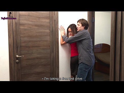 ❤️ Sexi realitná maklérka zmyselne škube svoju kundičku a šuká pri predaji svojho bytu - Krempai Sex video na nás ❤